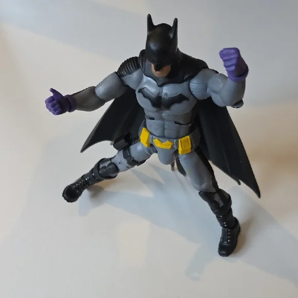Batman Action Figure with Black Cape and Yellow Belt - Batman Zero Year 2015 - Picture 5 of 5